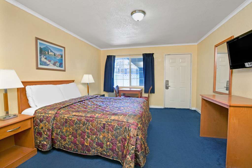 Knights Inn Santa Cruz Pokoj fotografie