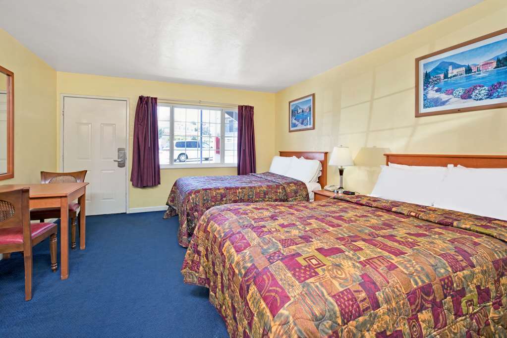 Knights Inn Santa Cruz Pokoj fotografie